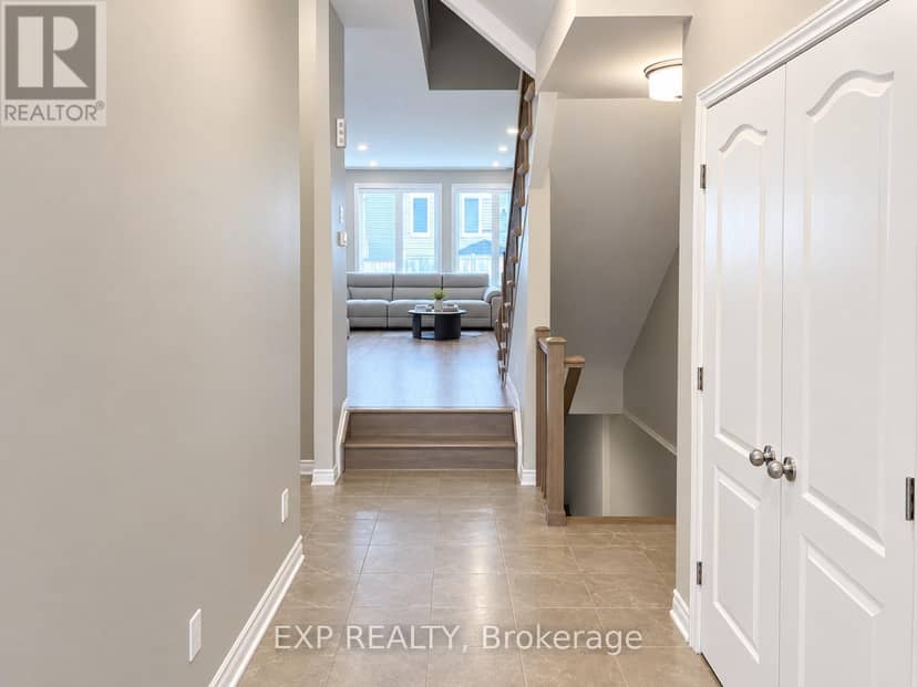521 Sonmarg Crescent — photo 2 of 30