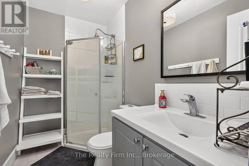 35 Beech Boulevard — photo 14 of 37