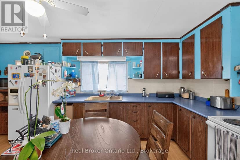 137 Fourth Street, Midland, photo 4