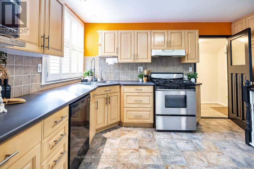 1692 Scugog Street — photo 9 of 20