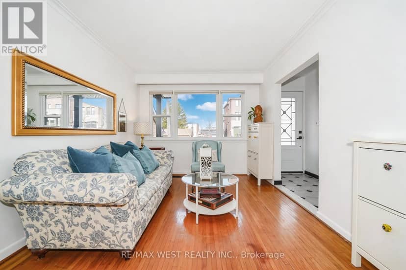 11 Helen Avenue, Toronto, photo 3