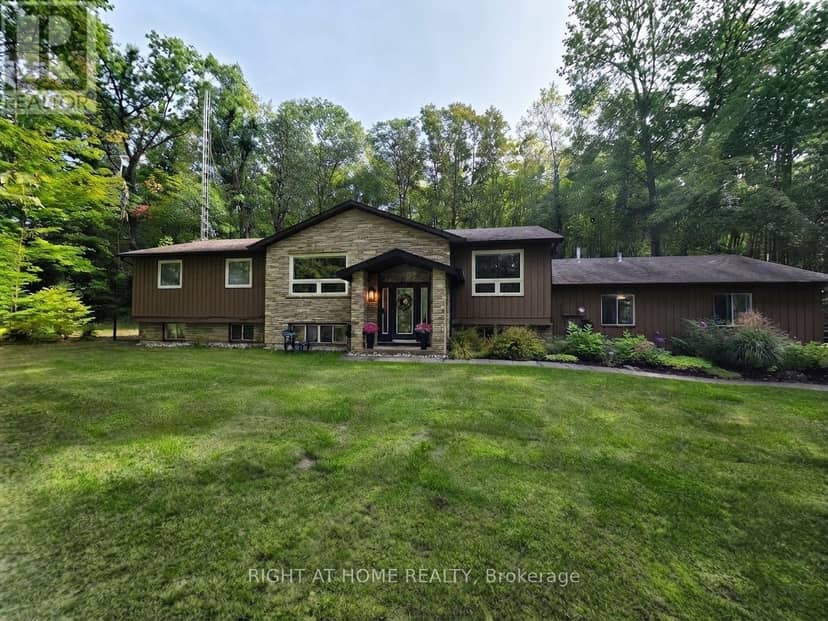 11 Woodland Crescent — photo 4 of 40