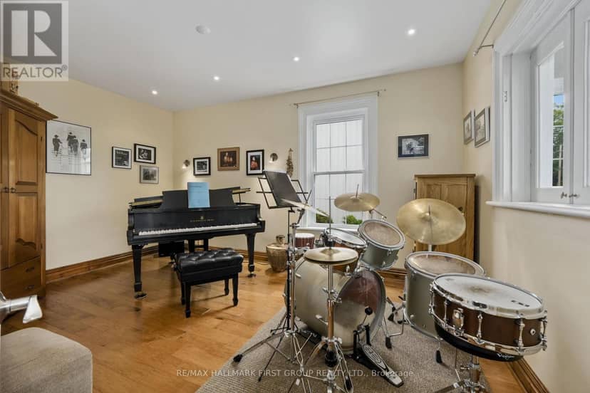 34 Croft Street — photo 9 of 40