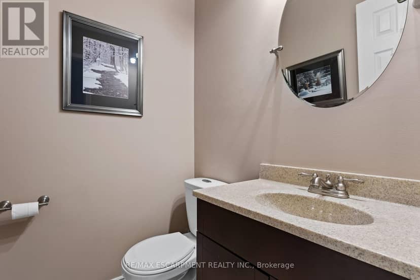 16 - 79 Braeheid Avenue — photo 5 of 35