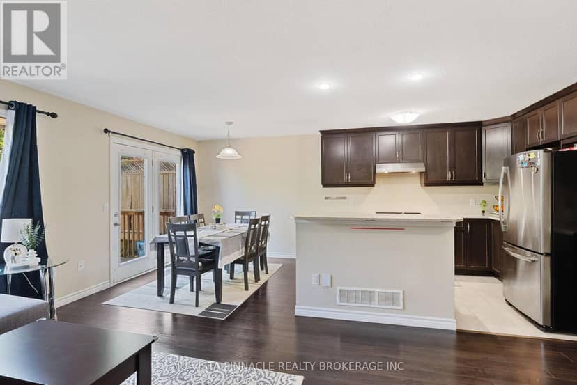 18 - 176 Ferguson Drive — photo 10 of 40