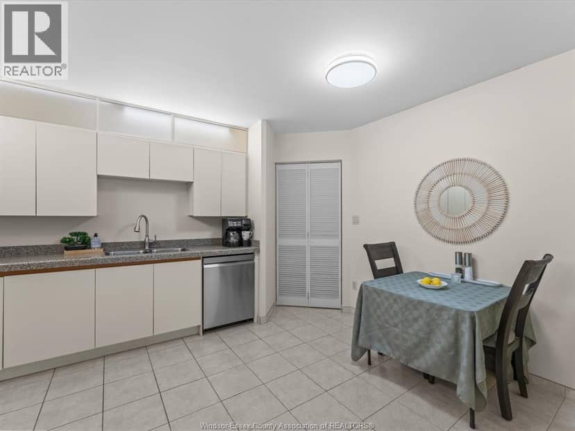 5151 RIVERSIDE DRIVE East Unit# 905 — photo 17 of 40