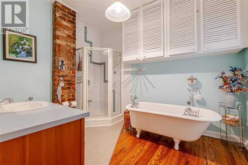 12 Victoria Street — photo 16 of 40