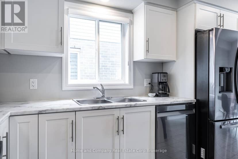 40 Robertson Drive — photo 13 of 40