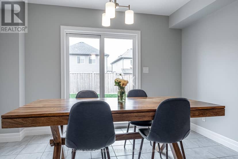 40 Robertson Drive — photo 15 of 40