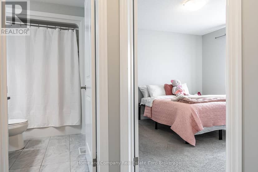 40 Robertson Drive — photo 25 of 40
