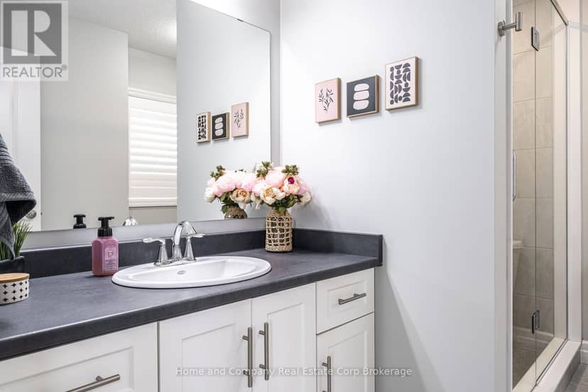 40 Robertson Drive — photo 36 of 40