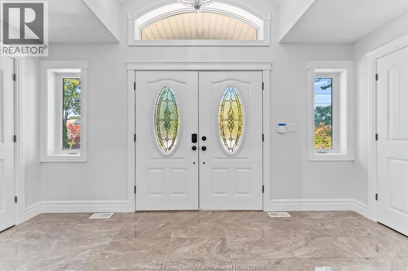 1055 ROSELAND DRIVE South — photo 4 of 40