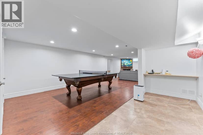 1055 ROSELAND DRIVE South — photo 27 of 40