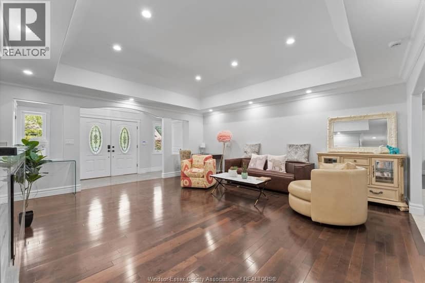 1055 ROSELAND DRIVE South — photo 7 of 40