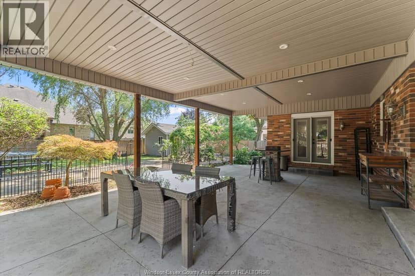 1055 ROSELAND DRIVE South — photo 38 of 40