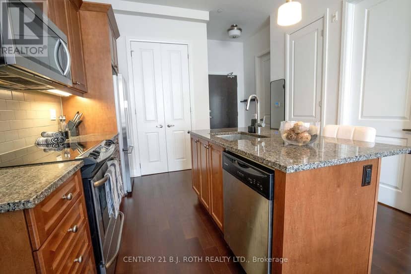 313 - 15277 Yonge Street S — photo 11 of 35