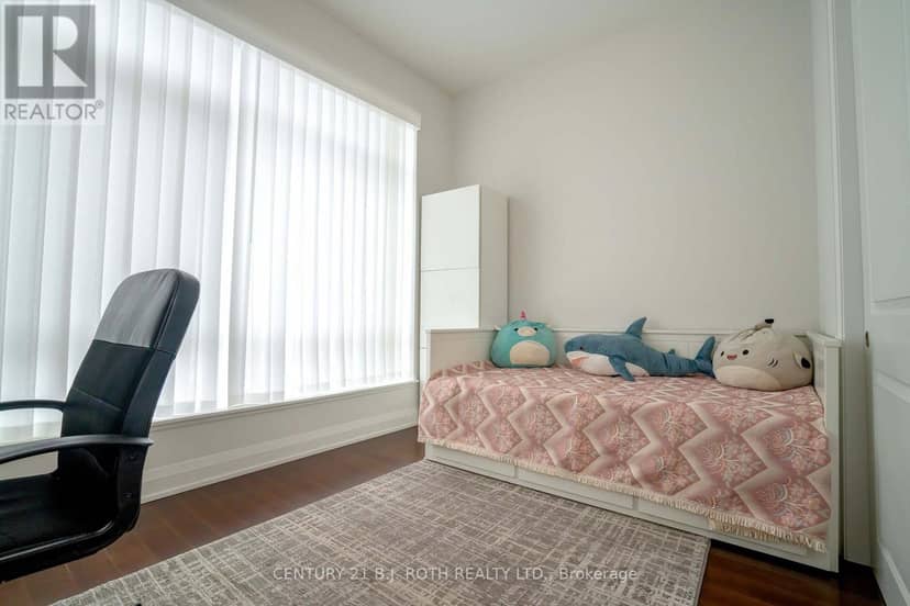 313 - 15277 Yonge Street S — photo 19 of 35
