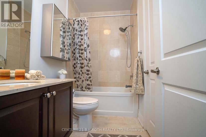 313 - 15277 Yonge Street S — photo 26 of 35