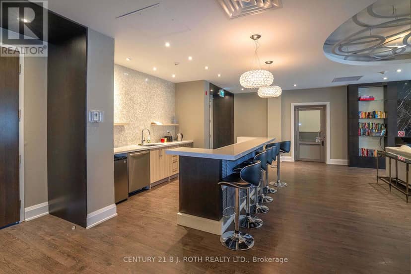 313 - 15277 Yonge Street S — photo 34 of 35
