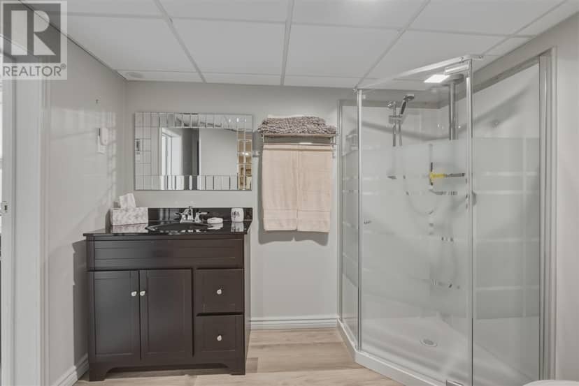 260 Mississagua AVE — photo 21 of 32