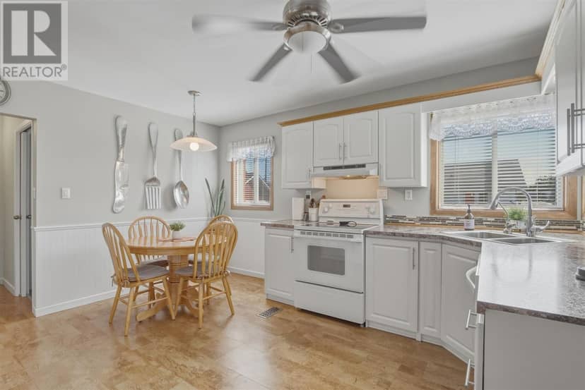 260 Mississagua AVE — photo 6 of 32
