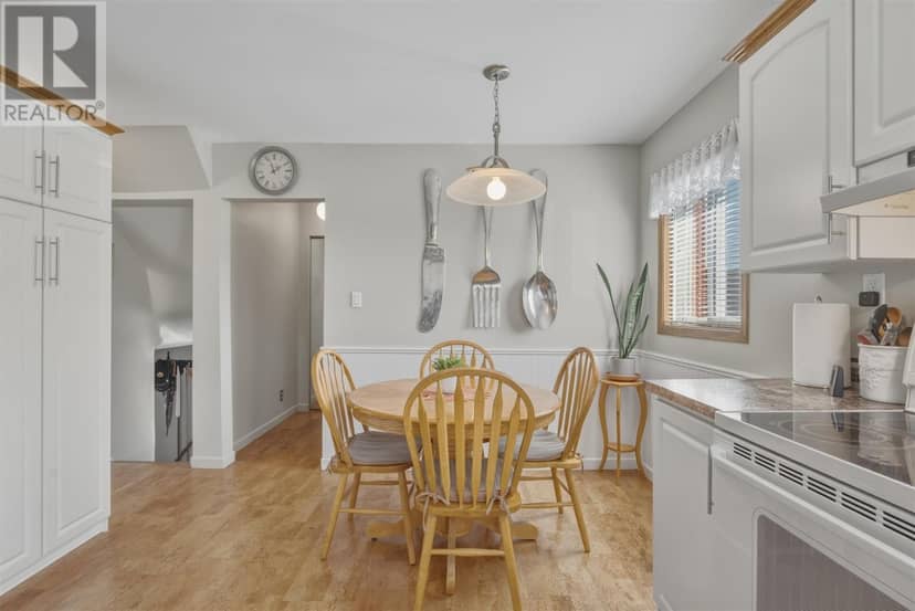 260 Mississagua AVE — photo 9 of 32