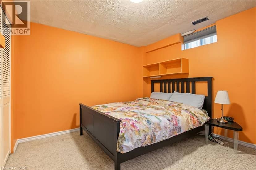 71 LINDA Drive — photo 35 of 40