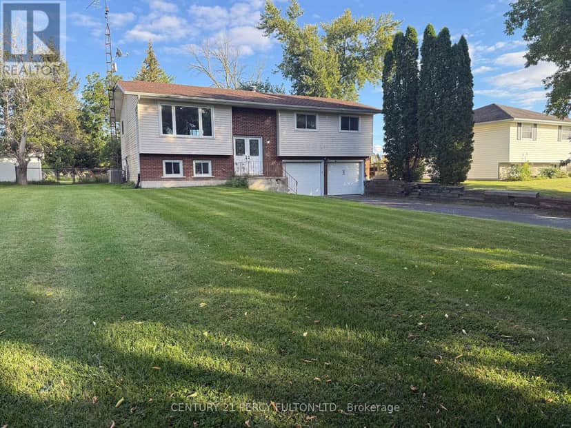 24 Southwood Crescent — photo 1 of 23