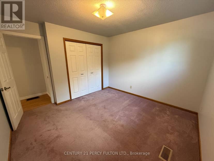 24 Southwood Crescent — photo 10 of 23