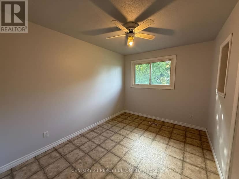 24 Southwood Crescent — photo 12 of 23