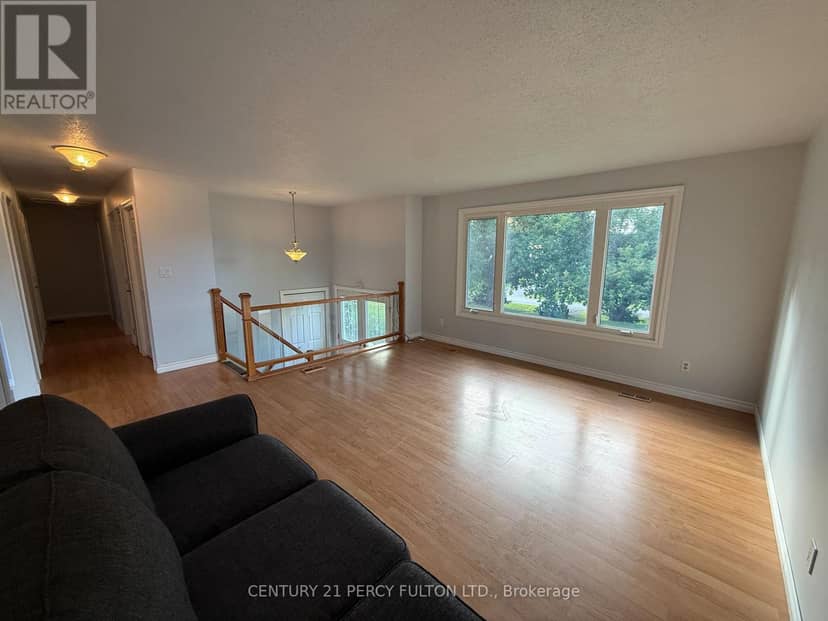 24 Southwood Crescent — photo 4 of 23