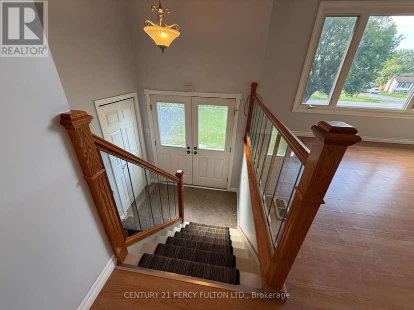 24 Southwood Crescent — photo 6 of 23