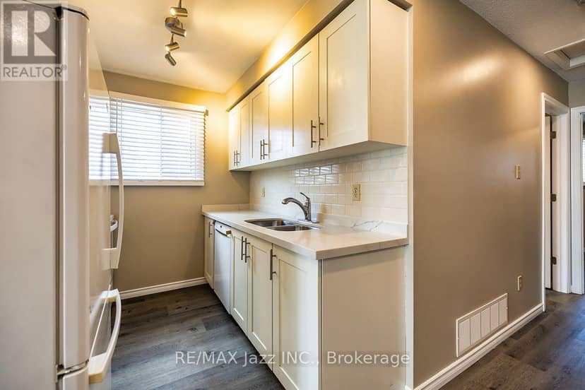 260 Lakeview Park Avenue — photo 9 of 31