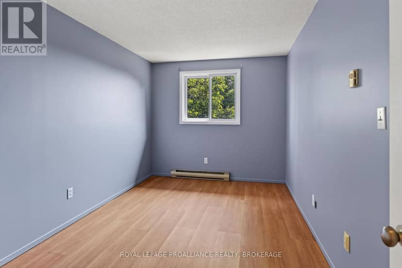 411 - 316 Kingsdale Avenue — photo 13 of 19