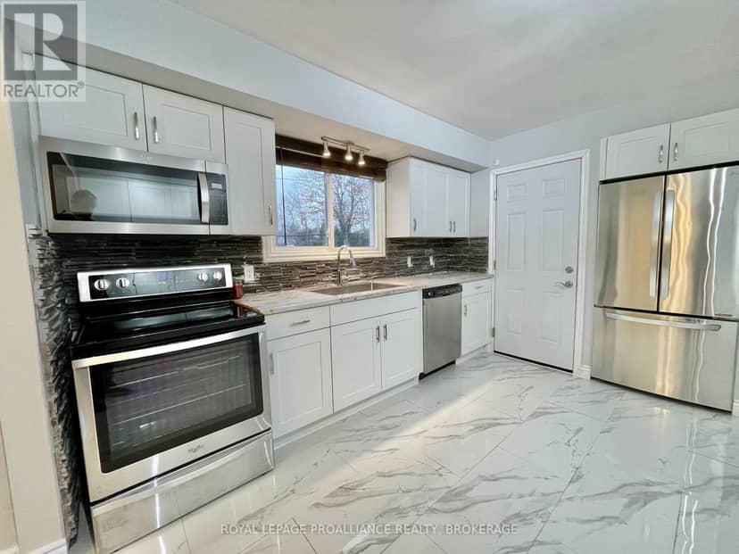 271 Chelsea Road — photo 5 of 31