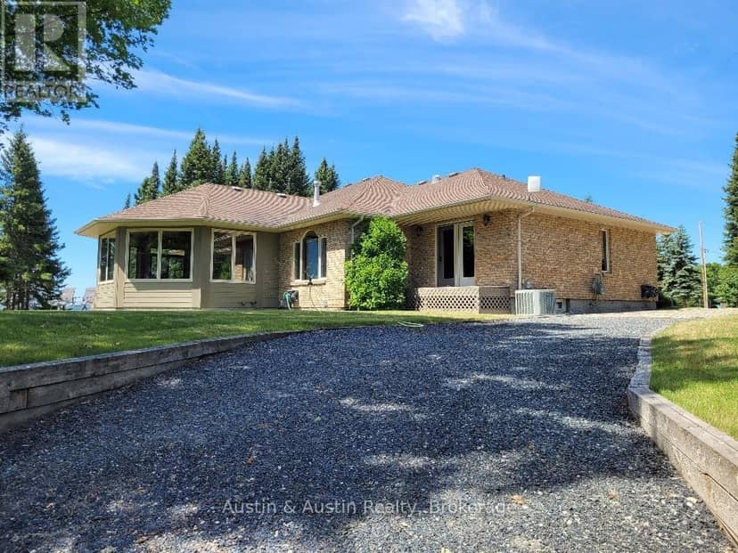 134 Davis Point Road, Dryden, photo 3