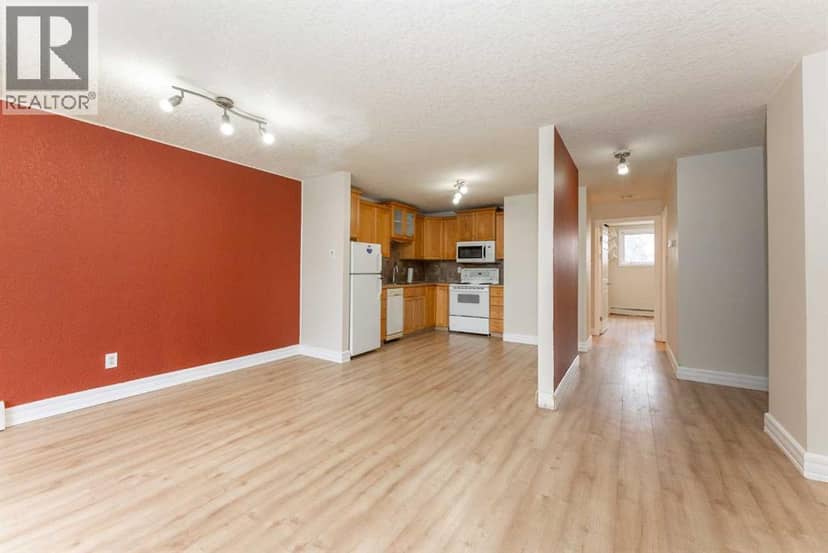 3, 218 Mayor Magrath Drive N — photo 10 of 23