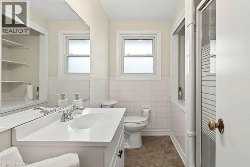 20 ST CHARLES Drive — photo 11 of 26