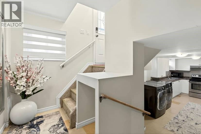 20 ST CHARLES Drive — photo 12 of 26