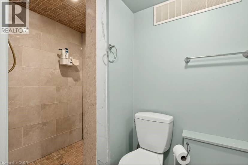 20 ST CHARLES Drive — photo 19 of 26