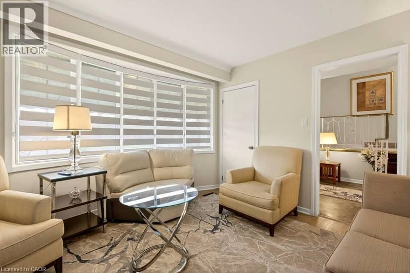 20 ST CHARLES Drive — photo 4 of 26