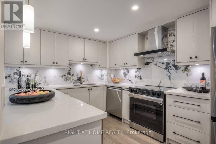 1810 - 5444 Yonge Street — photo 10 of 33