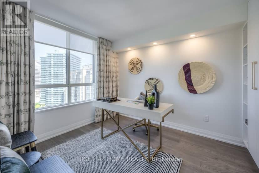 1810 - 5444 Yonge Street — photo 18 of 33