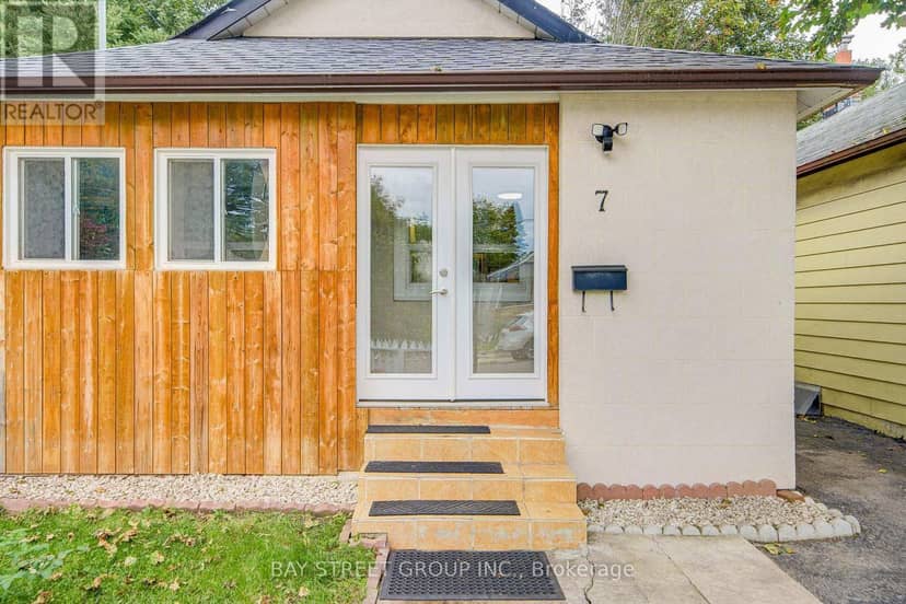7 Emmott Avenue, Toronto, photo 4