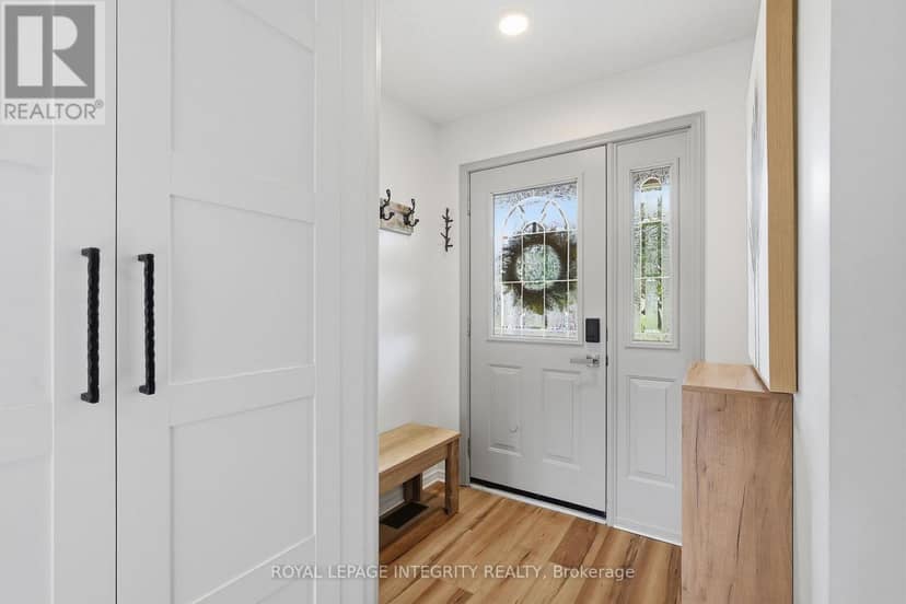 3365 Elie Crescent — photo 5 of 40