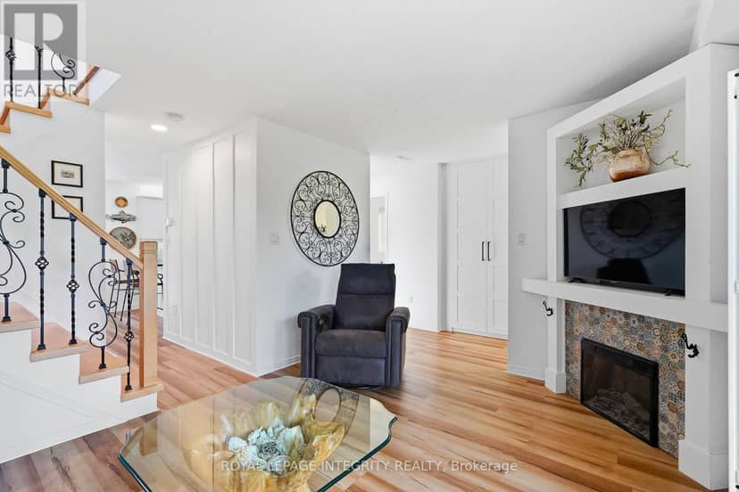 3365 Elie Crescent — photo 8 of 40