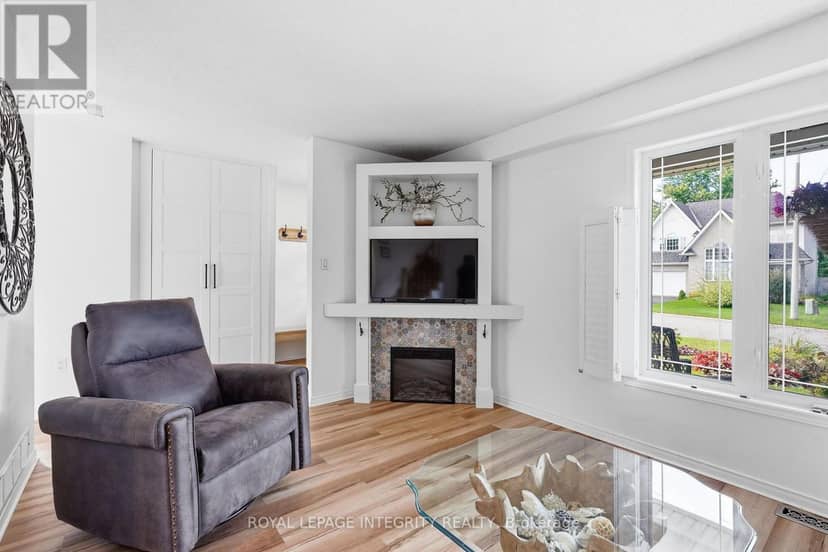 3365 Elie Crescent — photo 9 of 40