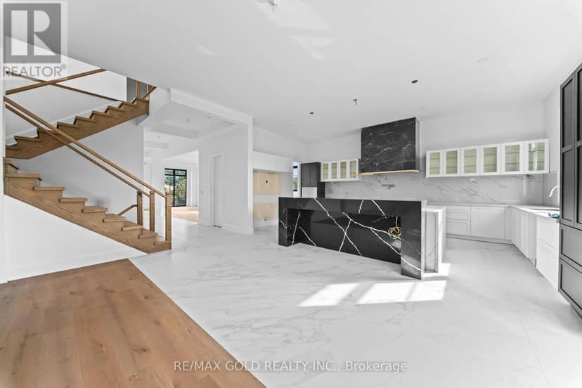 15 McKenzie Street — photo 11 of 32