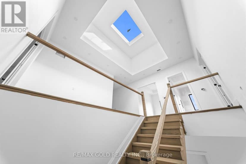 15 McKenzie Street — photo 18 of 32