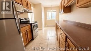 633 Whitepine Road, Riverview, photo 6